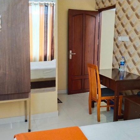 Hotel Falcon Thiruvananthapuram Екстер'єр фото