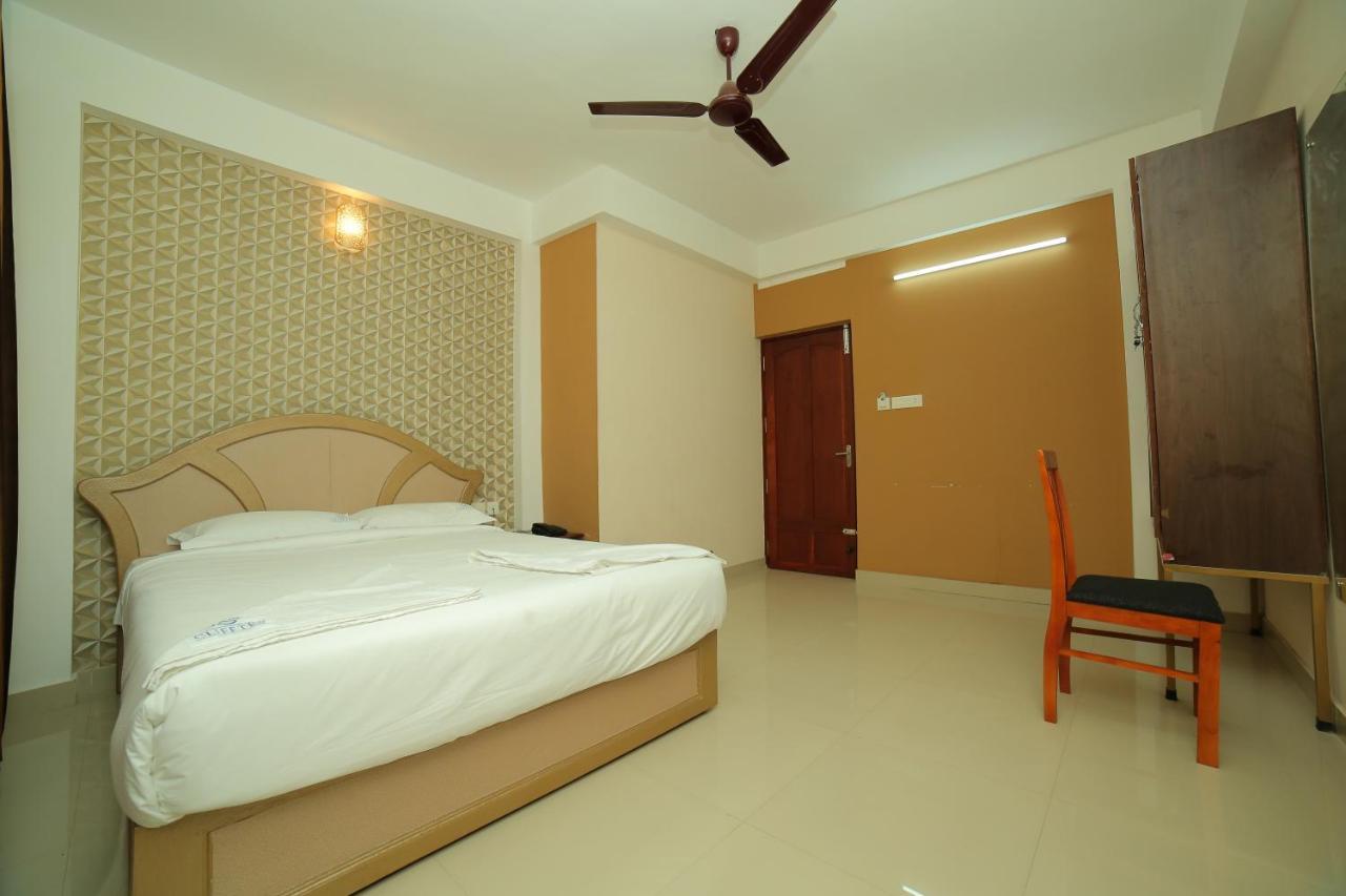 Hotel Falcon Thiruvananthapuram Екстер'єр фото