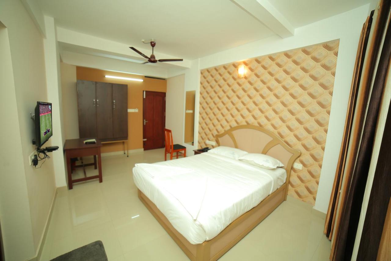 Hotel Falcon Thiruvananthapuram Екстер'єр фото