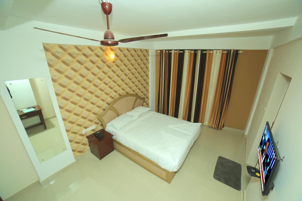 Hotel Falcon Thiruvananthapuram Екстер'єр фото