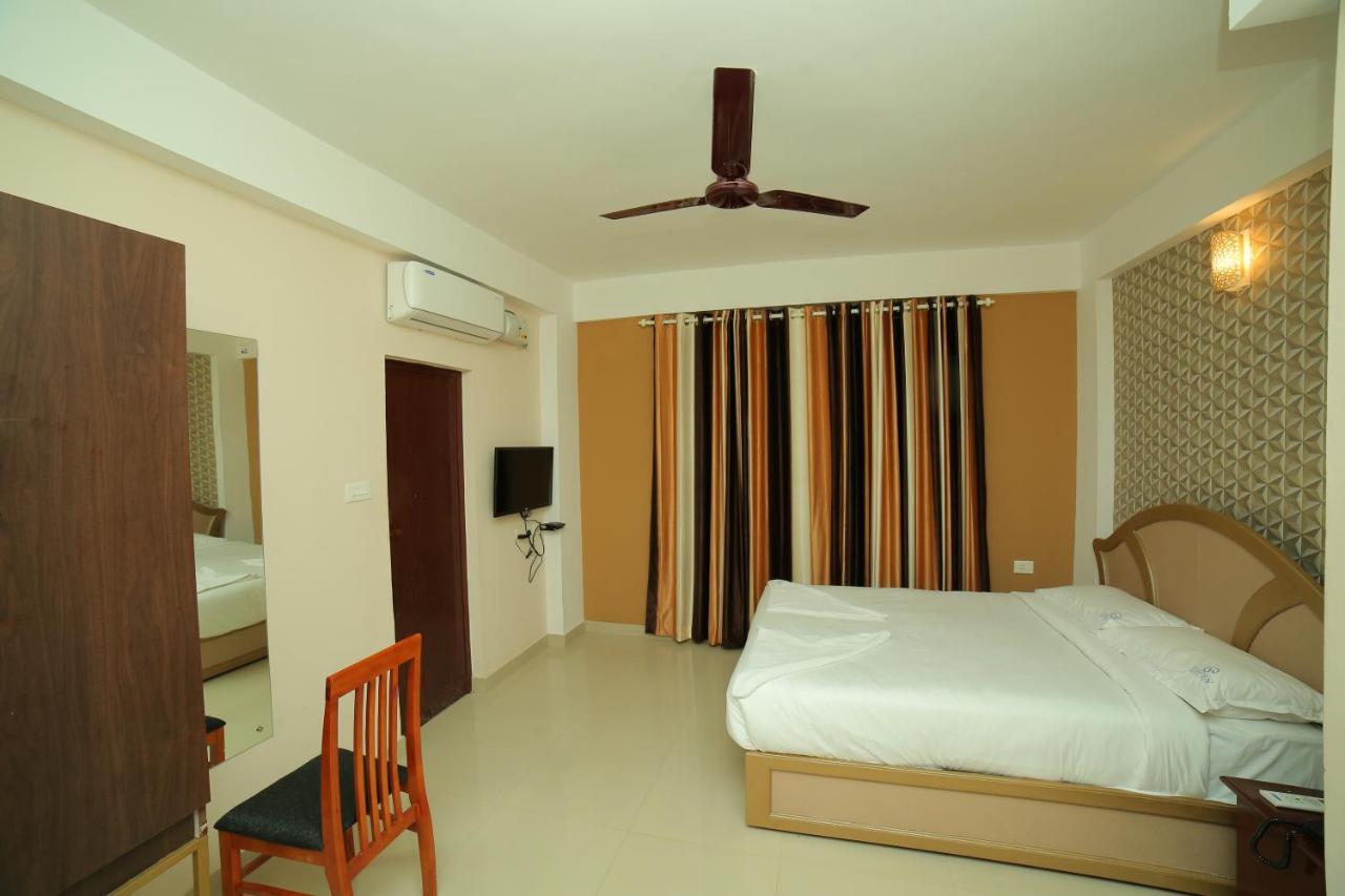 Hotel Falcon Thiruvananthapuram Екстер'єр фото