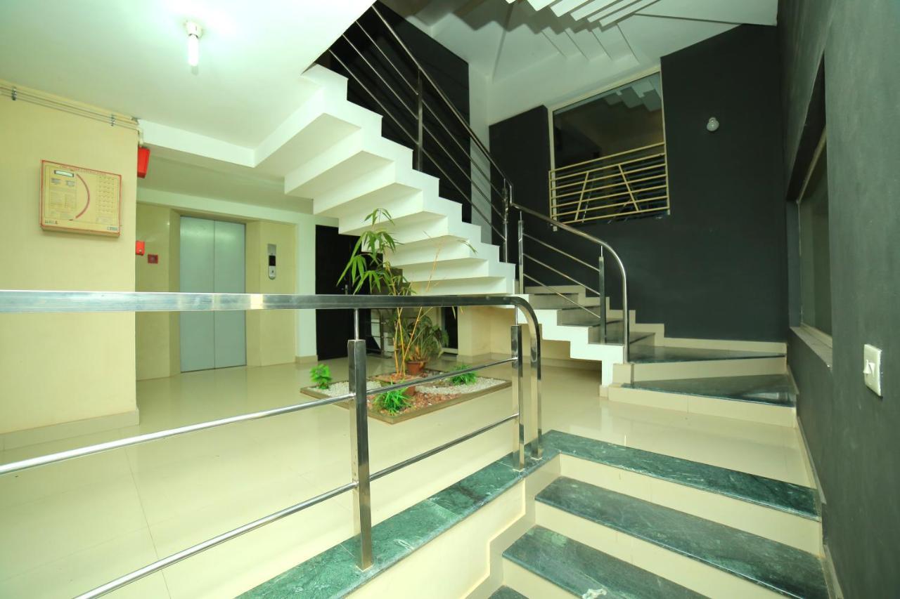 Hotel Falcon Thiruvananthapuram Екстер'єр фото