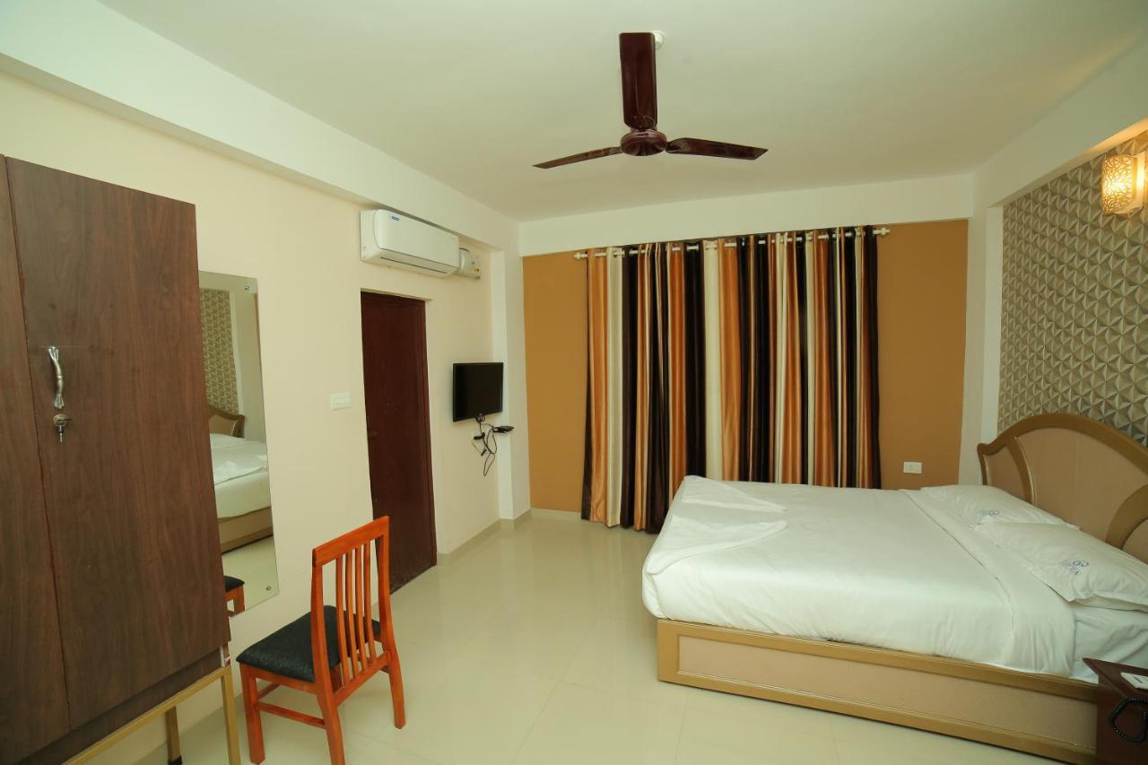 Hotel Falcon Thiruvananthapuram Екстер'єр фото