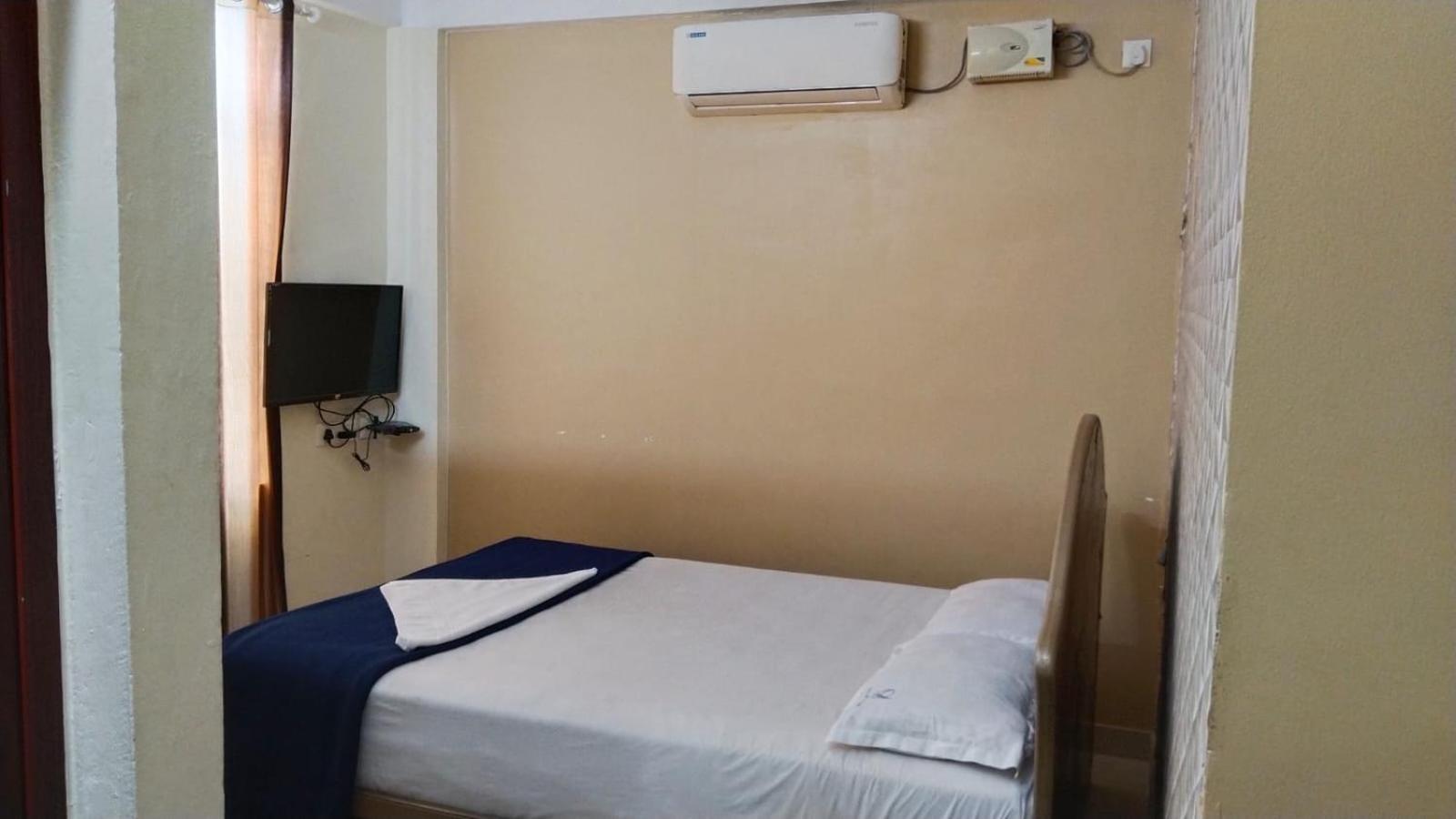 Hotel Falcon Thiruvananthapuram Екстер'єр фото