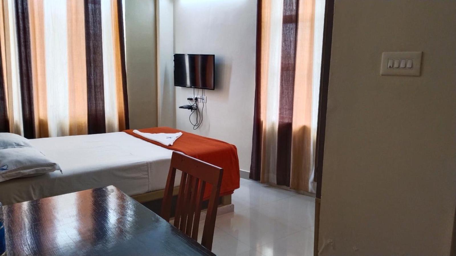 Hotel Falcon Thiruvananthapuram Екстер'єр фото